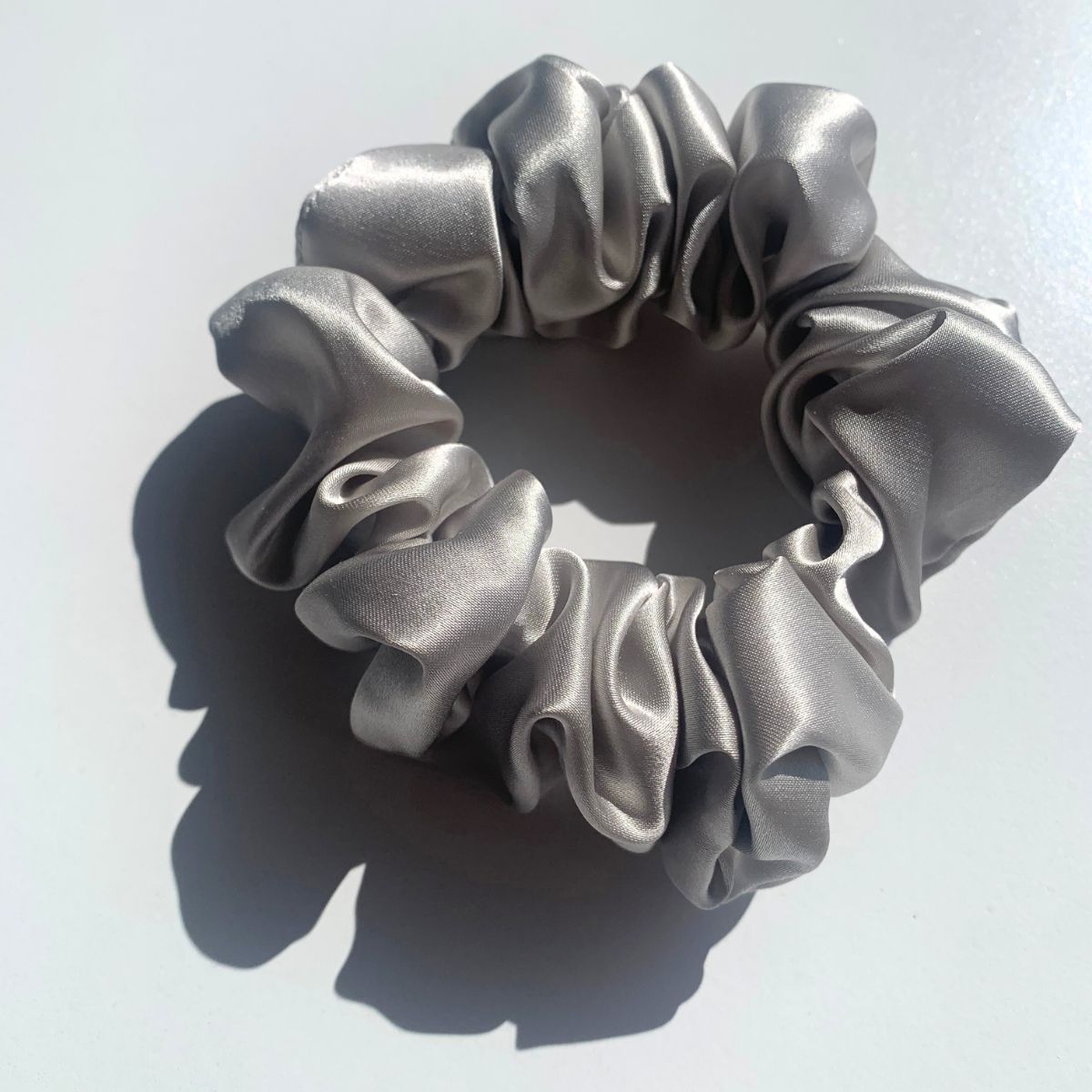 Monday Silks silk scrunchies light grey