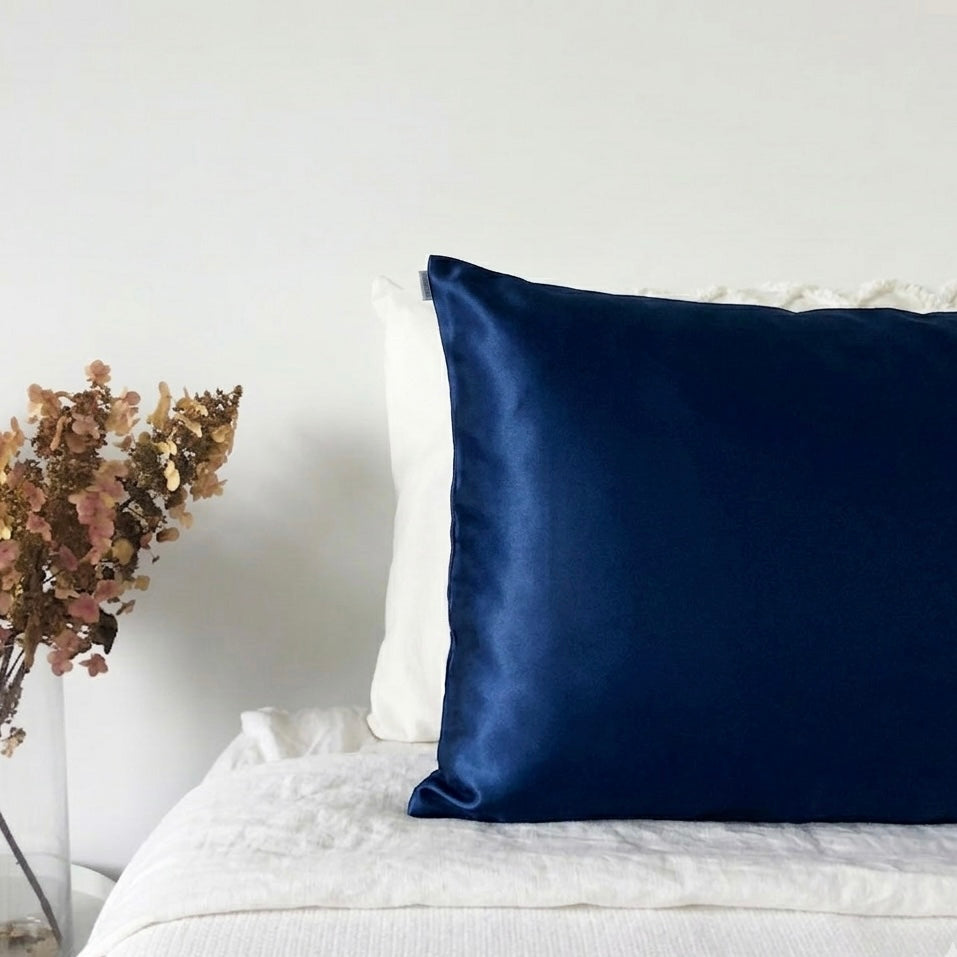 silk pillowcase 22 mome navy blue | monday silks
